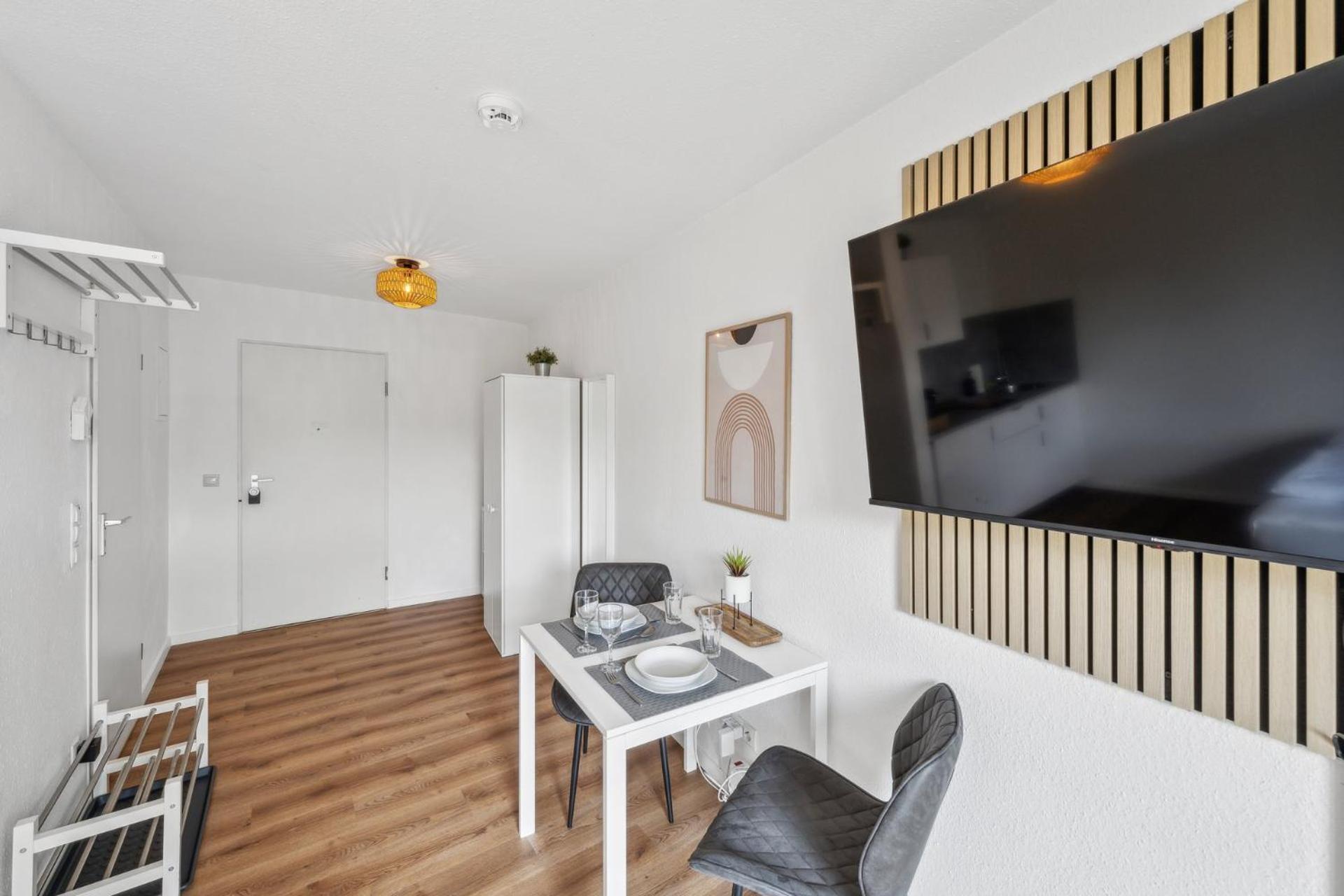 Andriss - Study & Work Apartments - Wifi - Kitchen Кайзерслаутерн Екстер'єр фото